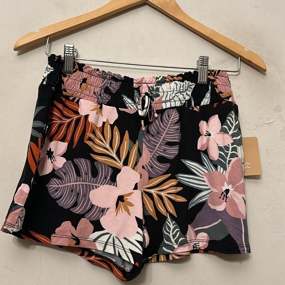 Bixby Nomad black floral elastic tie waist shorts Size L ( 12-14 ) New - Picture 7 of 7
